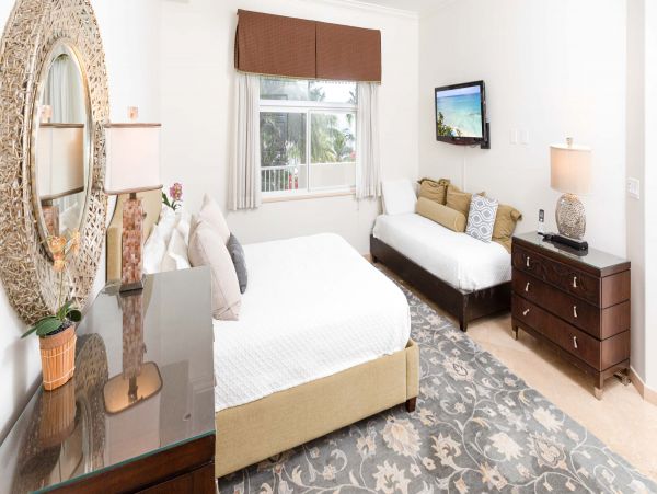 Beachfront Luxury Condo Four Bedroom in Cayman Island