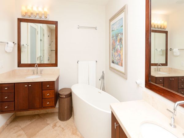 Beachfront Luxury Condo Four Bedroom in Cayman Island