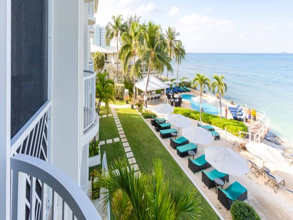 Beachfront Luxury Condo Four Bedroom in Cayman Island
