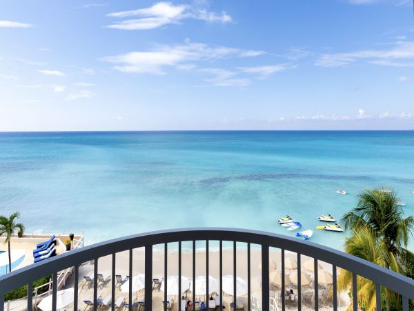 Perfect Cayman Islands Vacation Rental with 4 Bedroom