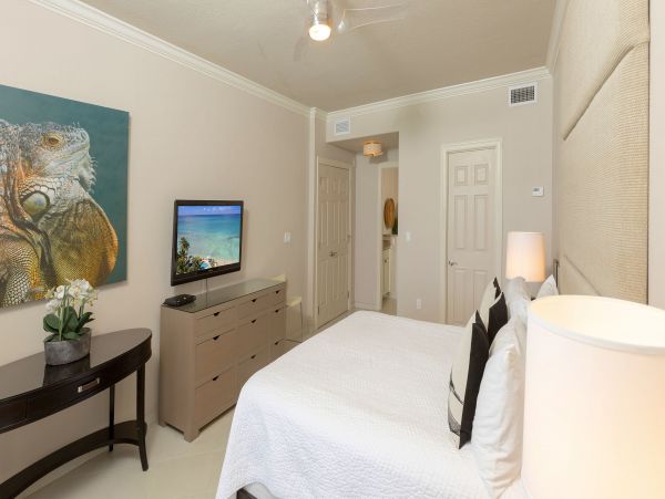Perfect Cayman Islands Vacation Rental with 4 Bedroom