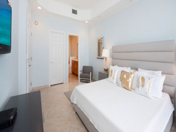 Ocean Views Grand Cayman Vacation Condo Three Bedroom