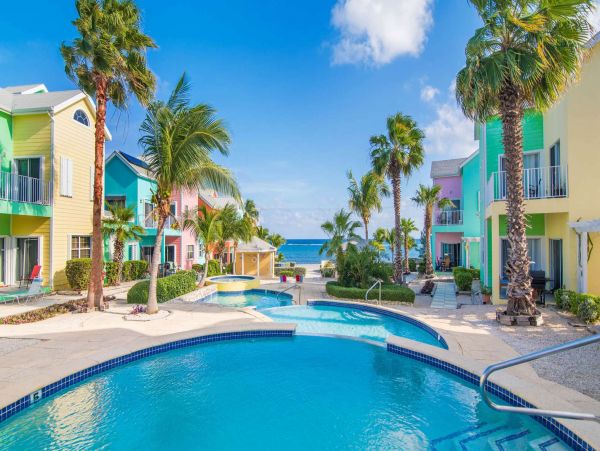 Grand Cayman Oceanfront Villa Rental - Luxury 4-Bedroom Vacation Home with Pool