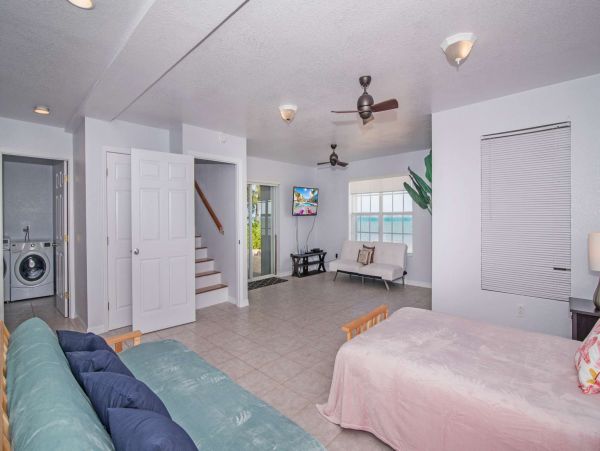 Grand Cayman Oceanfront Villa Rental - Luxury 4-Bedroom Vacation Home with Pool