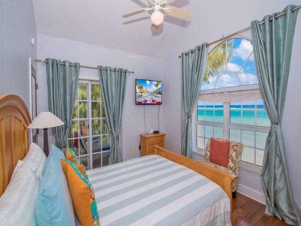 Grand Cayman Oceanfront Villa Rental - Luxury 4-Bedroom Vacation Home with Pool