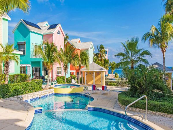 Grand Cayman Oceanfront Villa Rental - Luxury 4-Bedroom Vacation Home with Pool