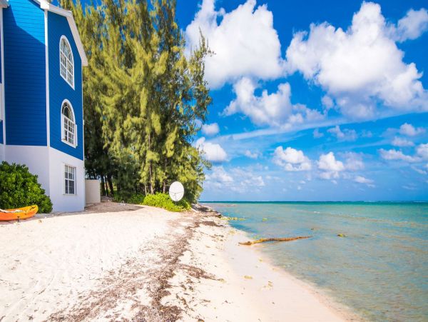 Grand Cayman Oceanfront Villa Rental - Luxury 4-Bedroom Vacation Home with Pool