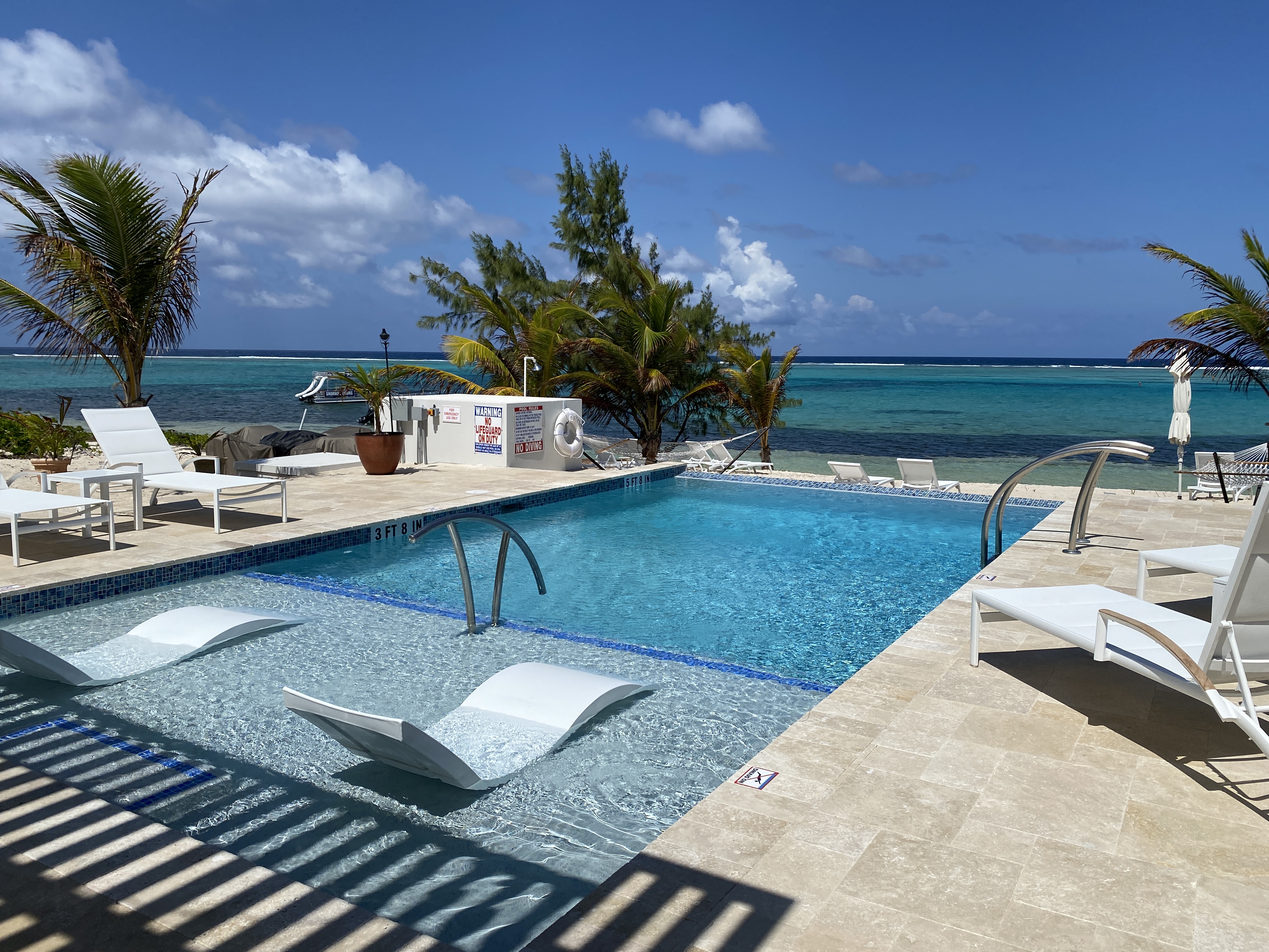 Cayman Islands Condo 959543