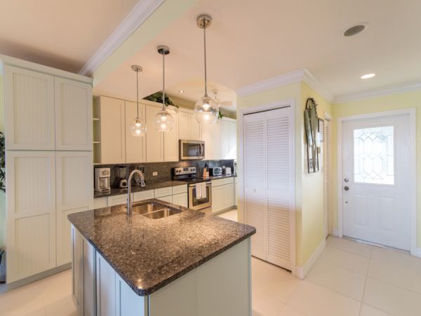 Cayman Islands Condo 959557
