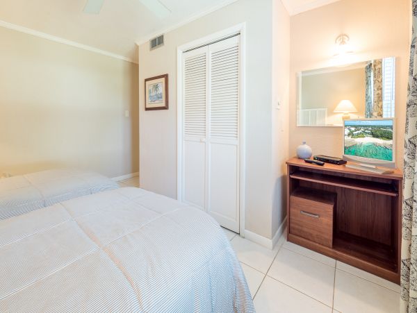 Cayman Islands Condo 959580