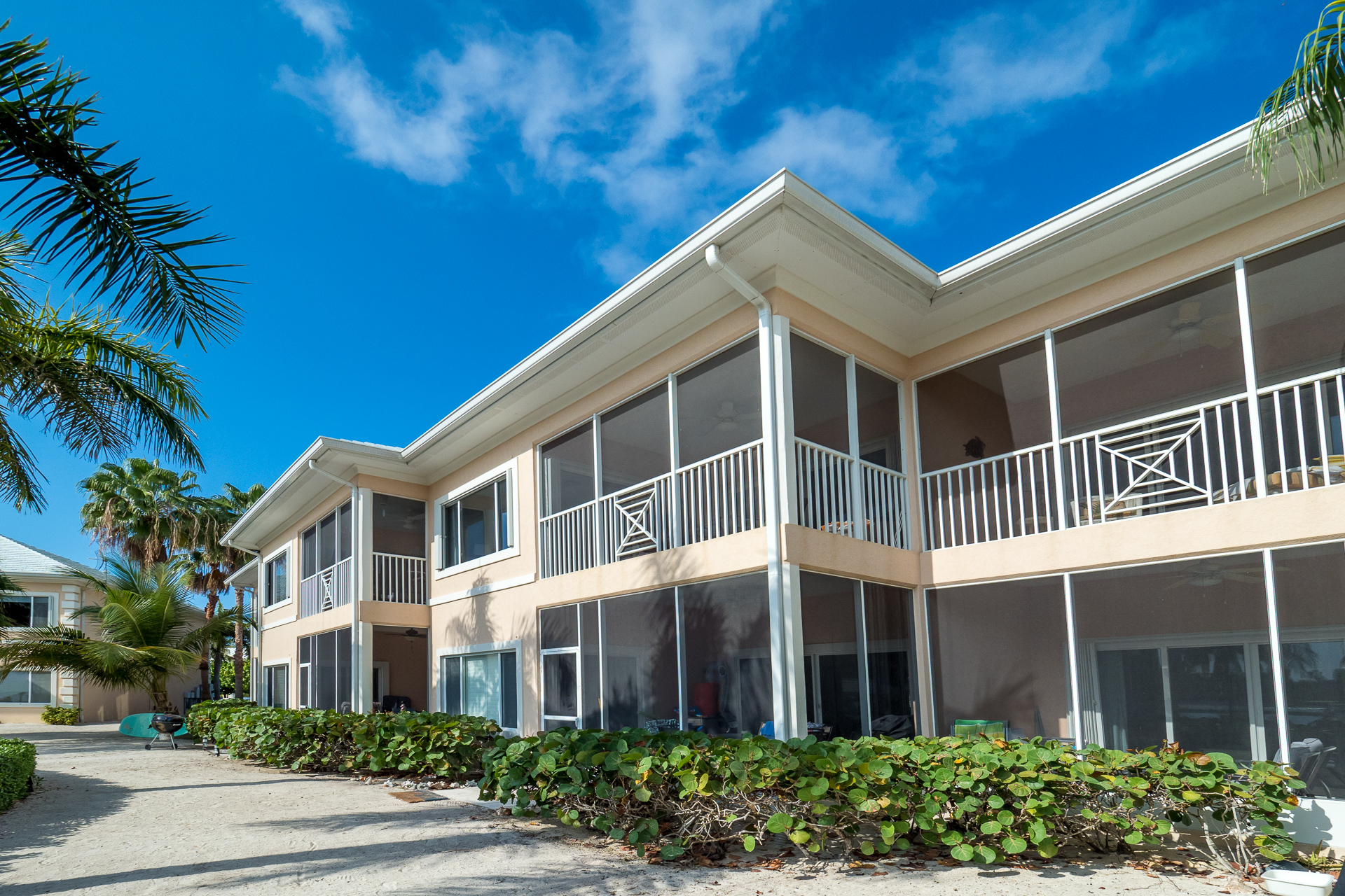 Cayman Islands Condo 959584