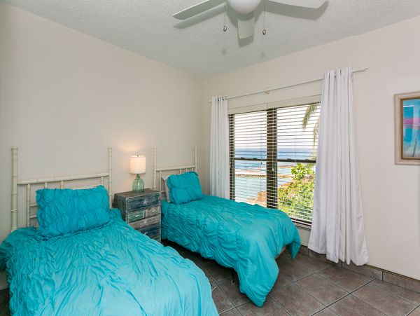 Cayman Islands Condo 959667