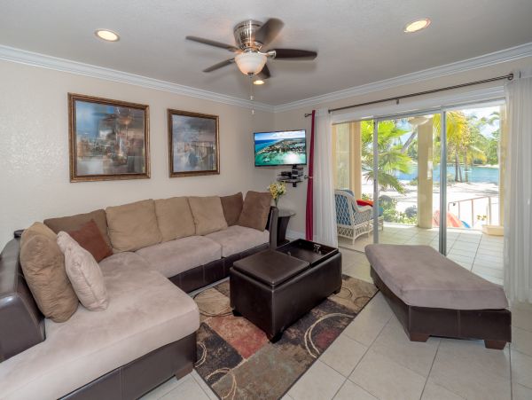 Cayman Islands Condo 959670