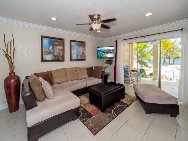 Cayman Islands Condo 959670