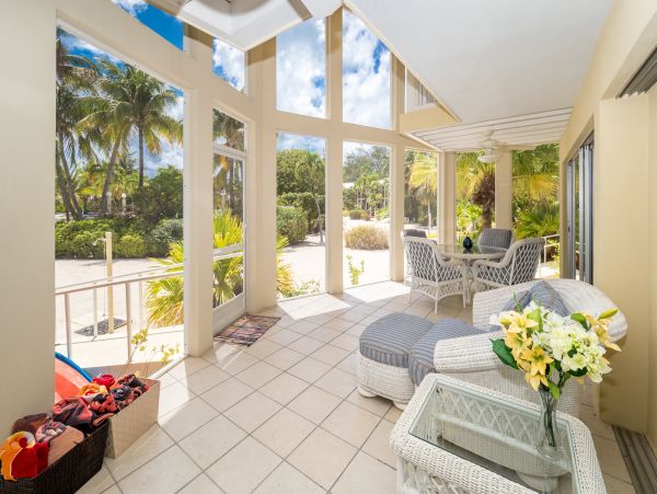 Cayman Islands Condo 959670