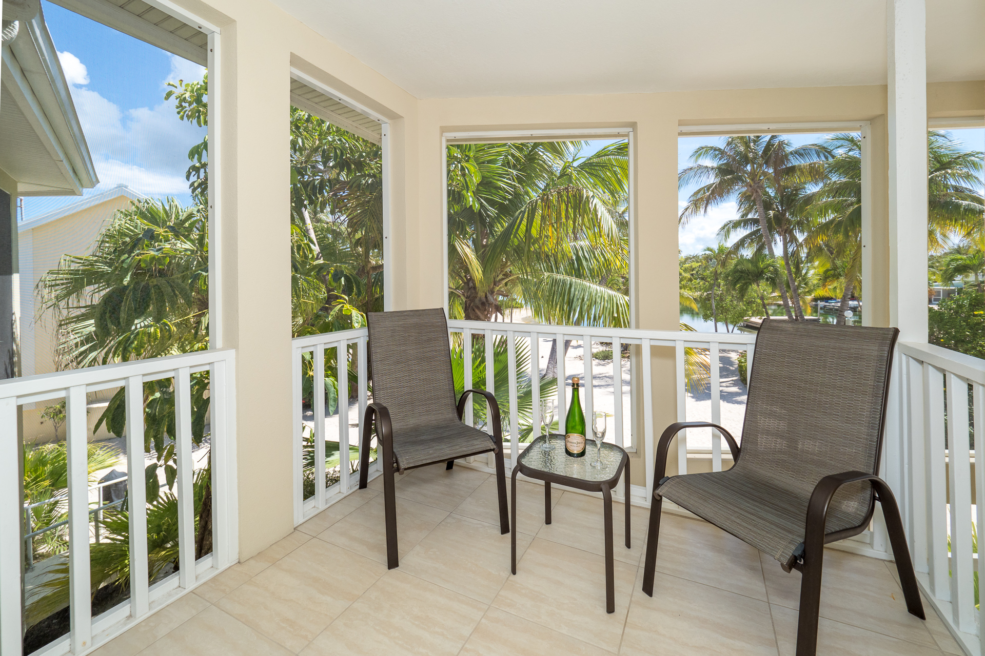 Cayman Islands Condo 959670