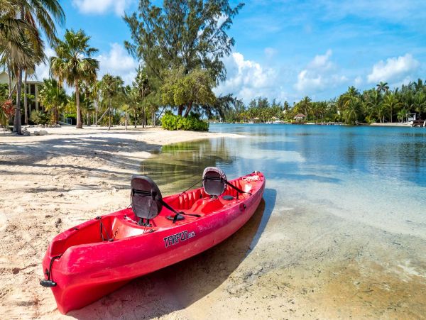 Cayman Islands Beautiful 2 Bedroom Condo Sleeps 6