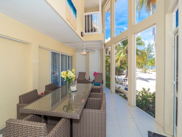 Cayman Islands Beautiful 2 Bedroom Condo Sleeps 6