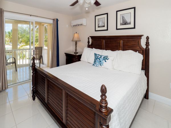 Cayman Islands Beautiful 2 Bedroom Condo Sleeps 6