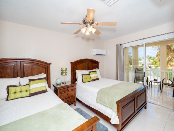 Cayman Islands Beautiful 2 Bedroom Condo Sleeps 6