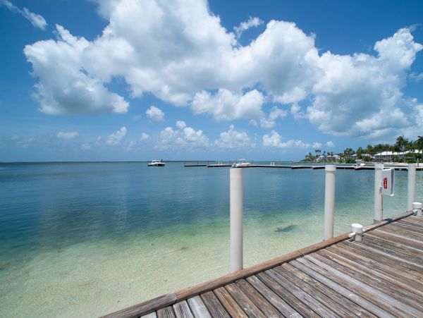 Oceanfront Lovely Vacation Rental in Cayman Islands