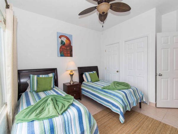 Cayman Islands Condo 959674