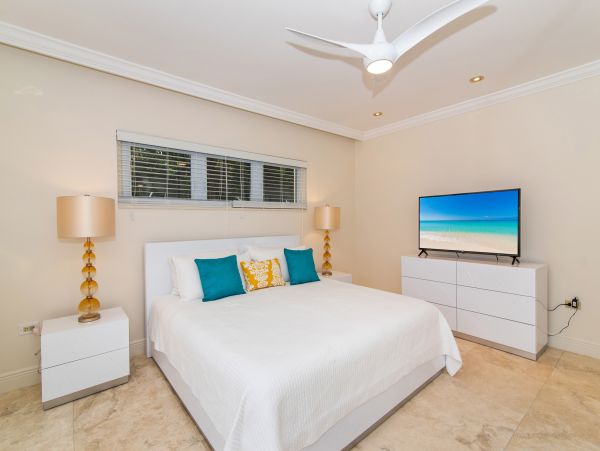 Cayman Islands Condo 959699