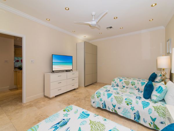 Cayman Islands Condo 959699
