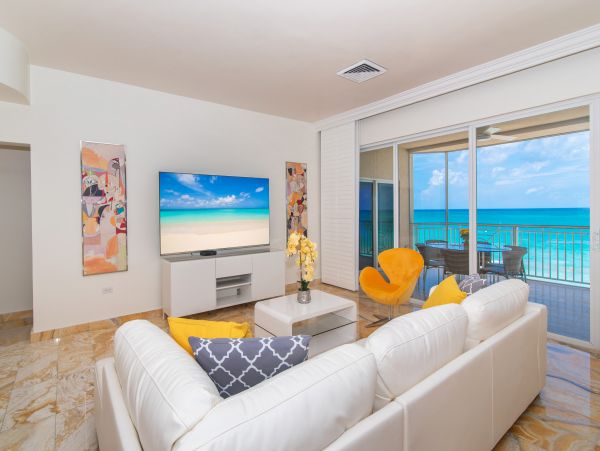 Beachfront Vacation Condo with 3 Bedrooms & Great Views