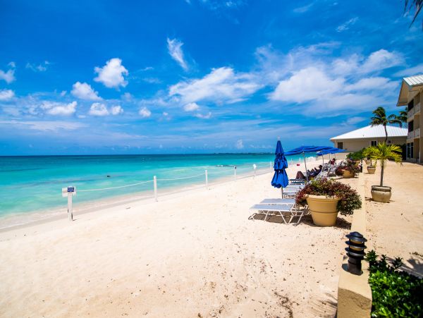 Beachfront Vacation Condo with 3 Bedrooms & Great Views