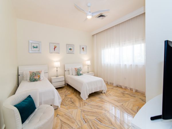 Beachfront Vacation Condo with 3 Bedrooms & Great Views