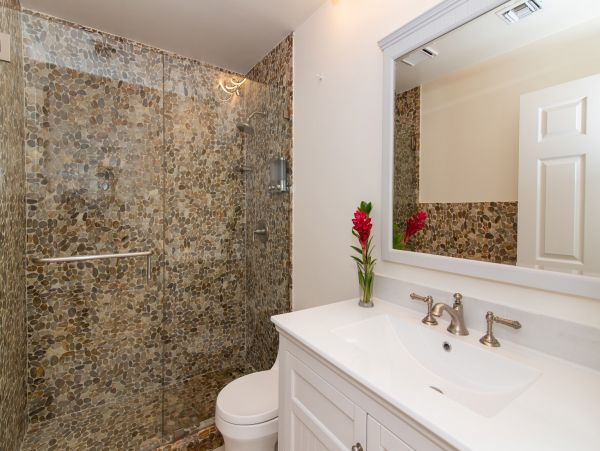 Beachfront Vacation Condo with 3 Bedrooms & Great Views