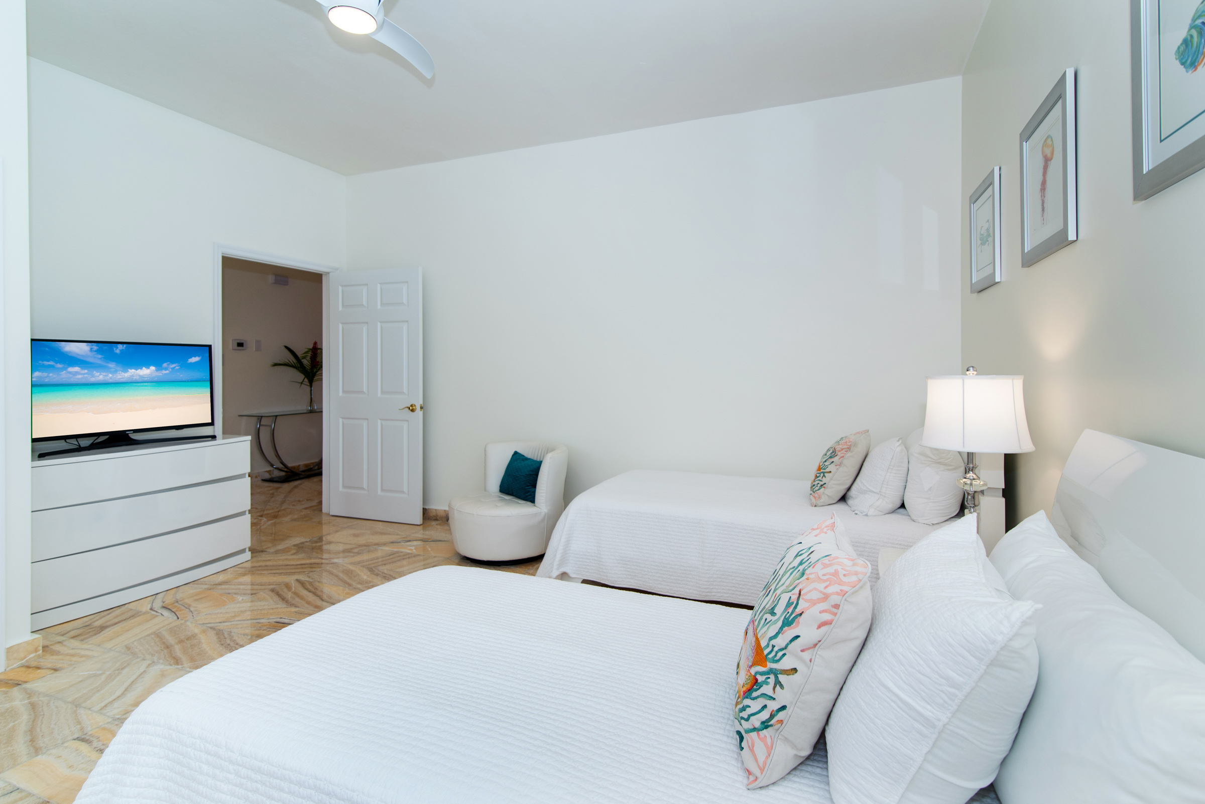 Beachfront Vacation Condo with 3 Bedrooms & Great Views
