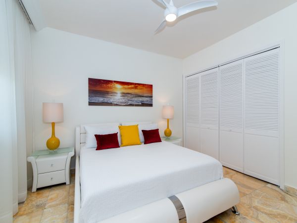 Beachfront Vacation Condo with 3 Bedrooms & Great Views