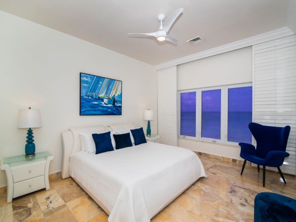 Beachfront Vacation Condo with 3 Bedrooms & Great Views