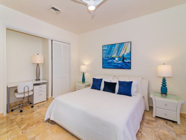 Beachfront Vacation Condo with 3 Bedrooms & Great Views