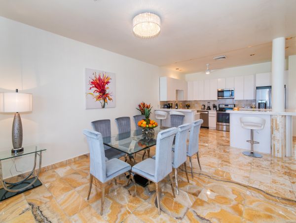 Beachfront Vacation Condo with 3 Bedrooms & Great Views