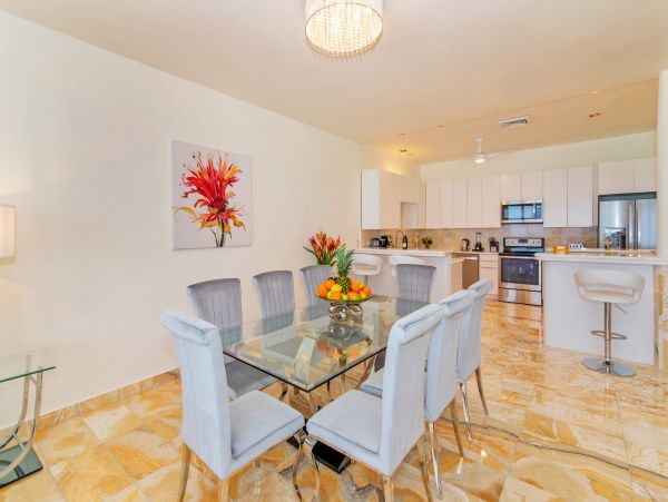 Beachfront Vacation Condo with 3 Bedrooms & Great Views