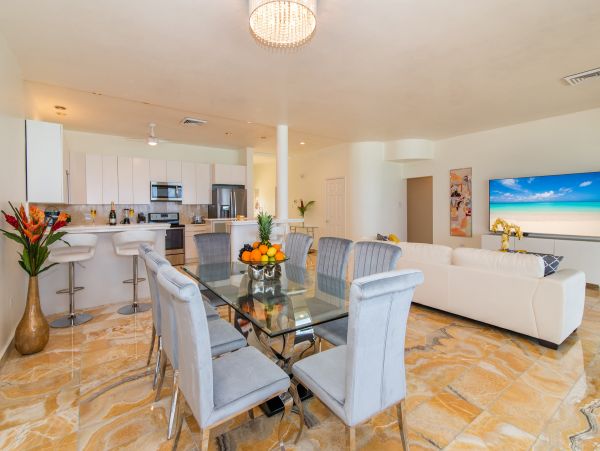 Beachfront Vacation Condo with 3 Bedrooms & Great Views