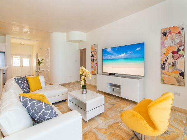 Beachfront Vacation Condo with 3 Bedrooms & Great Views