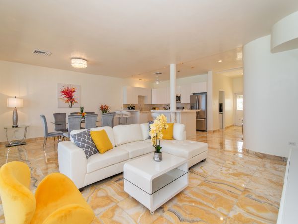 Beachfront Vacation Condo with 3 Bedrooms & Great Views