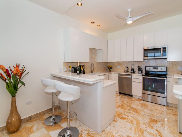 Beachfront Vacation Condo with 3 Bedrooms & Great Views