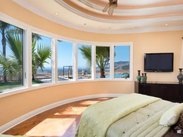 Sonoma Luxury Vacation Rental Pool Home with Five Bedrooms