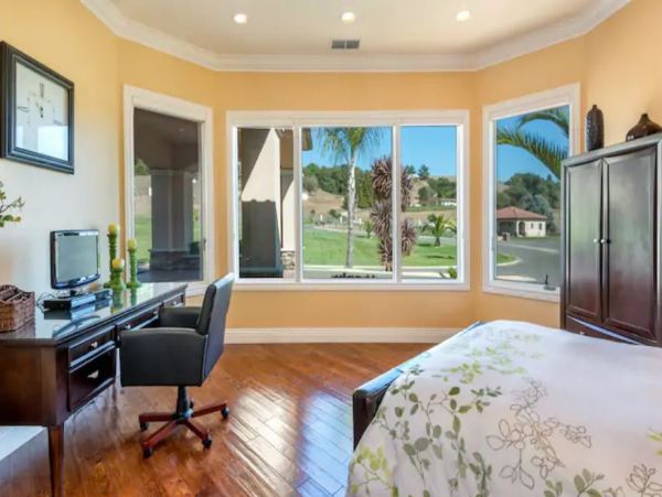 Sonoma Luxury Vacation Rental Pool Home with Five Bedrooms