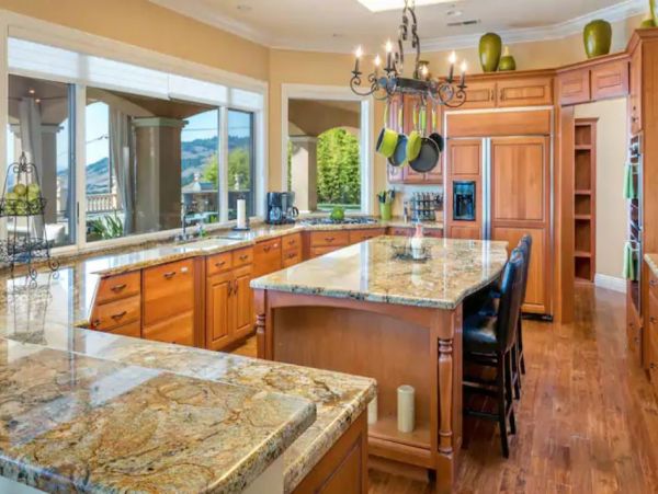 Sonoma Luxury Vacation Rental Pool Home with Five Bedrooms
