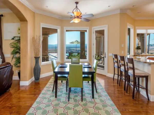 Sonoma Luxury Vacation Rental Pool Home with Five Bedrooms