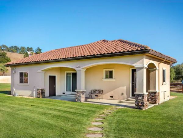 Sonoma Luxury Vacation Rental Pool Home with Five Bedrooms