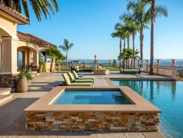 Sonoma Luxury Vacation Rental Pool Home with Five Bedrooms
