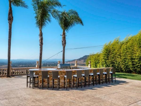 Sonoma Luxury Vacation Rental Pool Home with Five Bedrooms