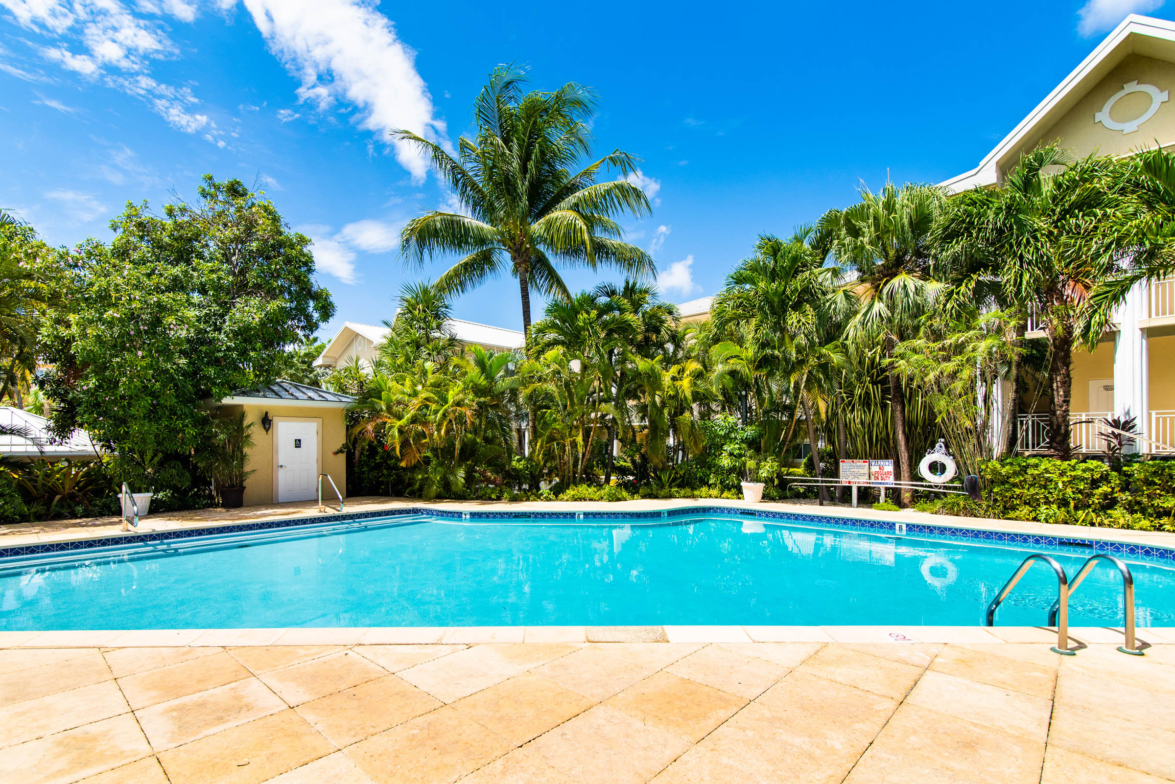 Cayman Islands Condo 959704